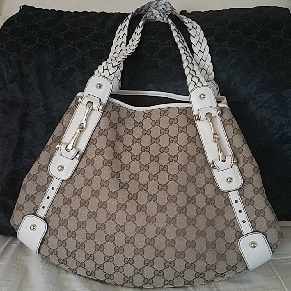 Gucci shoulder bag